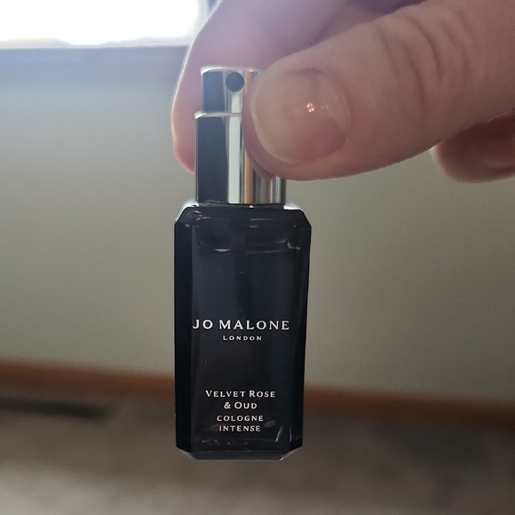 Jo Malone Black and Silver Cologne Intense - Picture 5 of 5